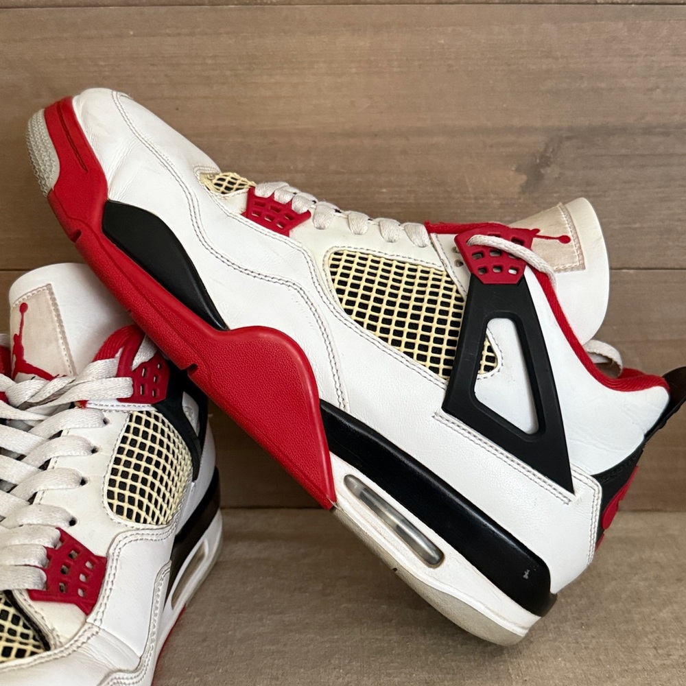 Authentic | 🔥 Fire Red Jordan 4 - Picture 5 of 17